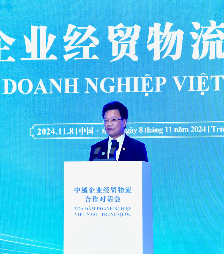 Chủ tịch HĐTV Tổng công ty Đường sắt Việt Nam Đặng Sỹ Mạnh phát biểu ý kiến tại Tọa đàm (Ảnh: Thanh Giang).