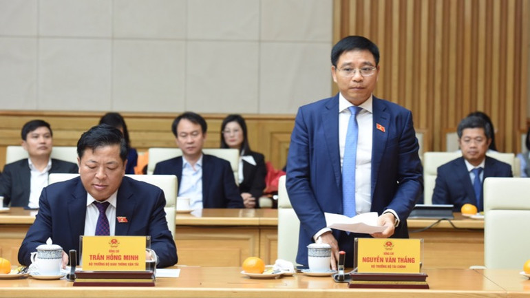 Bộ trưởng Tài chính Nguyễn Văn Thắng phát biểu ý kiến tại buổi lễ. (Ảnh: Trần Hải)