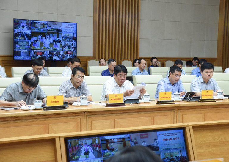 Lãnh đạo một số cơ quan, đơn vị tham dự phiên họp. (Ảnh: TRẦN HẢI) Lãnh đạo một số cơ quan, đơn vị tham dự phiên họp. (Ảnh: TRẦN HẢI)