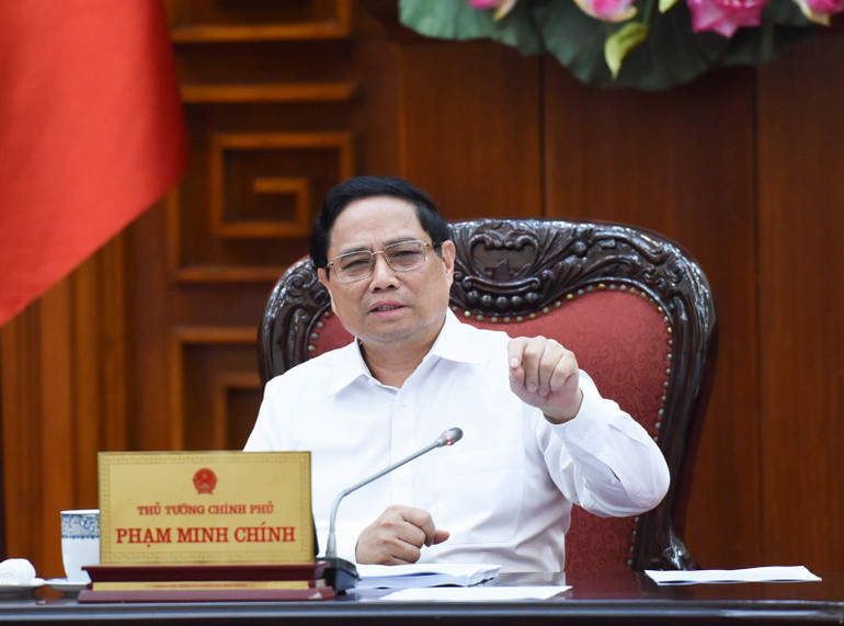 Thủ tướng Phạm Minh Chính phát biểu ý kiến chỉ đạo tại cuộc họp. (Ảnh: TRẦN HẢI)
