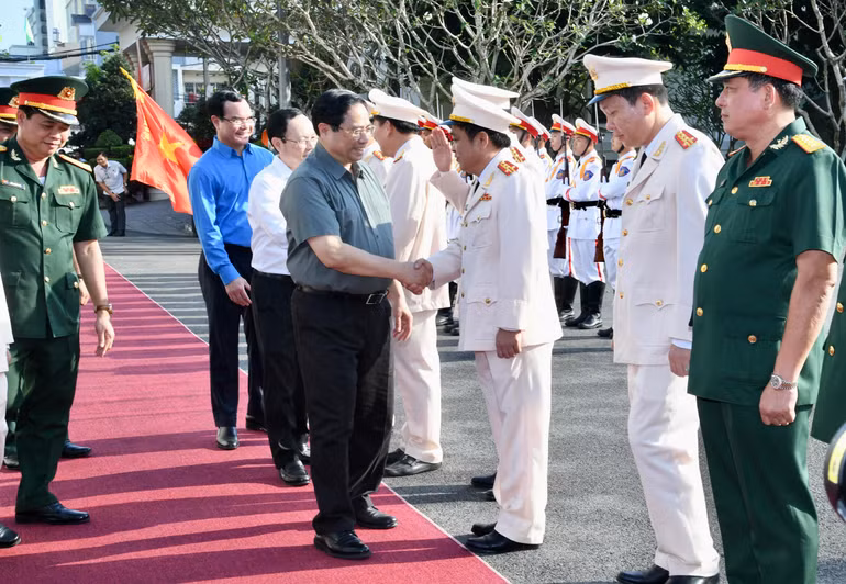 Thủ tướng Phạm Minh Chính đến thăm, chúc Tết các lực lượng Quân đội, Công an thành phố Cần Thơ