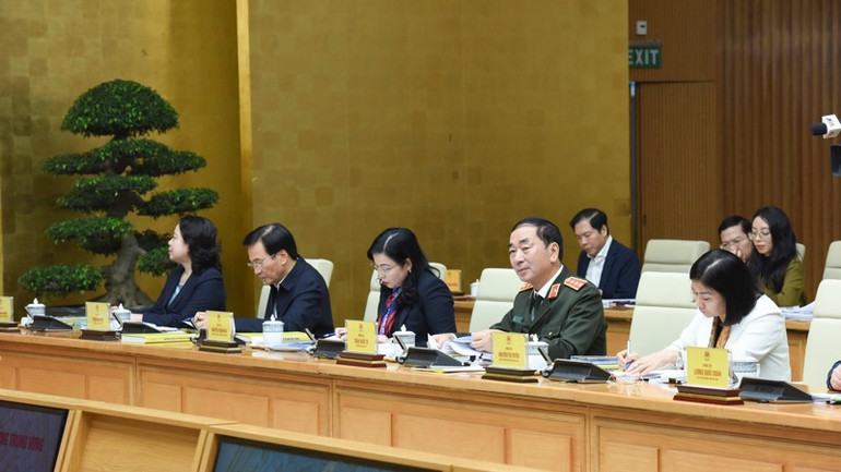 Các thành viên Hội đồng Thi đua-Khen thưởng Trung ương và các đại biểu tham dự phiên họp. (Ảnh: TRẦN HẢI)