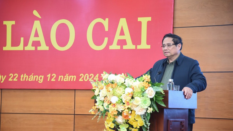 Thủ tướng Phạm Minh Chính phát biểu ý kiến chỉ đạo tại buổi làm việc (Ảnh: TRẦN HẢI)