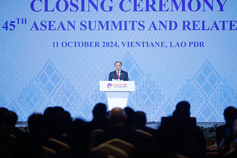 Chủ tịch luân phiên của ASEAN trong năm 2025, Thủ tướng Malaysia Anwar Ibrahim phát biểu ý kiến tại lễ bế mạc. (Ảnh: Nhật Bắc/VGP) Chủ tịch luân phiên của ASEAN trong năm 2025, Thủ tướng Malaysia Anwar Ibrahim phát biểu ý kiến tại lễ bế mạc. (Ảnh: Nhật Bắc/VGP)