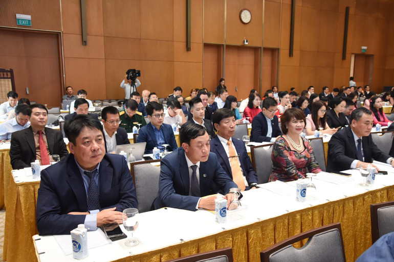 Các đại diện doanh nghiệp, doanh nhân tham dự buổi gặp mặt. (Ảnh: TRẦN HẢI) Các đại diện doanh nghiệp, doanh nhân tham dự buổi gặp mặt. (Ảnh: TRẦN HẢI)