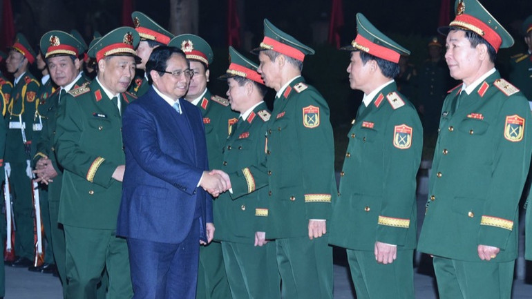 Thủ tướng Phạm Minh Chính với các Tướng lĩnh, sĩ quan, lãnh đạo Học viện Quốc phòng. Thủ tướng Phạm Minh Chính với các Tướng lĩnh, sĩ quan, lãnh đạo Học viện Quốc phòng.