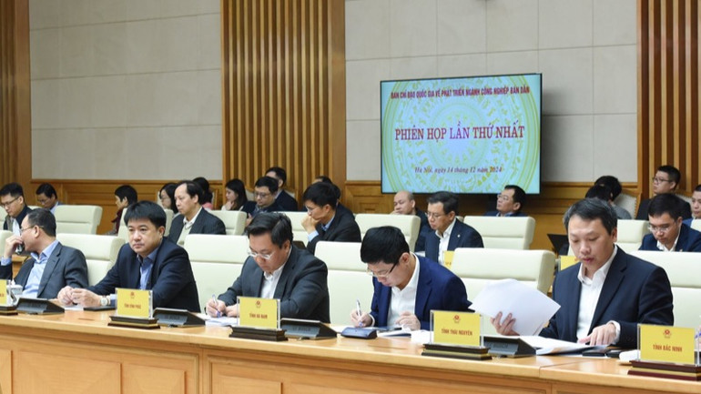 Lãnh đạo các bộ, ngành, cơ quan Trung ương, đơn vị là thành viên Ban Chỉ đạo tham dự phiên họp. (Ảnh: TRẦN HẢI)