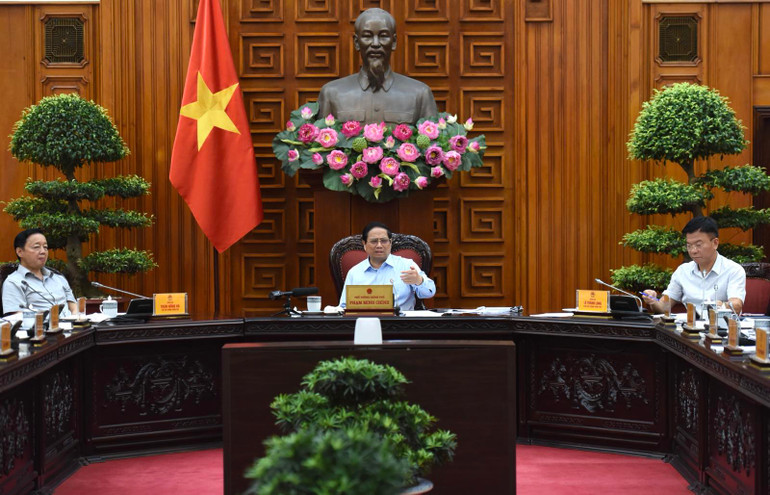 Thủ tướng Phạm Minh Chính chủ trì cuộc họp của Thường trực Chính phủ về các dự án luật. (Ảnh: Trần Hải) Thủ tướng Phạm Minh Chính chủ trì cuộc họp của Thường trực Chính phủ về các dự án luật. (Ảnh: Trần Hải)