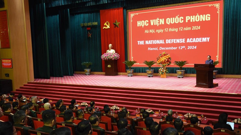 Thủ tướng Phạm Minh Chính đến thăm, nói chuyện với lãnh đạo, cán bộ, học viên Học viện Quốc phòng. Thủ tướng Phạm Minh Chính đến thăm, nói chuyện với lãnh đạo, cán bộ, học viên Học viện Quốc phòng.
