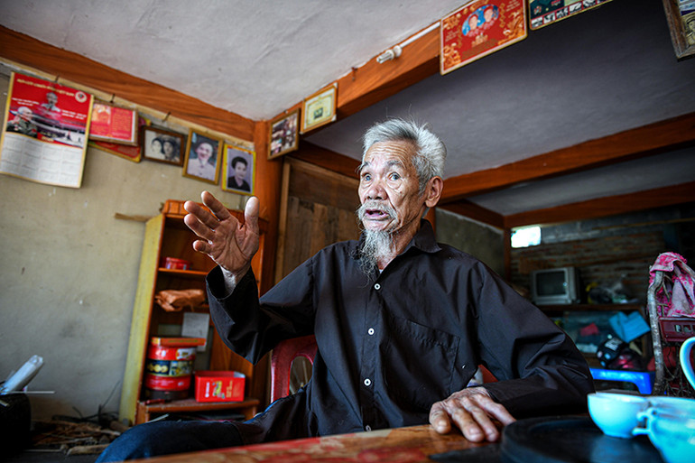 Ông Hoàng Ngọc, thôn Tân Lập, xã Tân Trào huyện Sơn Dương tỉnh Tuyên Quang kể lại những sự kiện lịch sử ở Tân Trào.