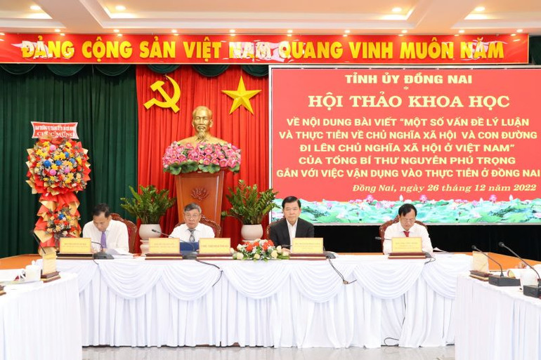 Các đồng chí đồng chủ trì hội thảo.