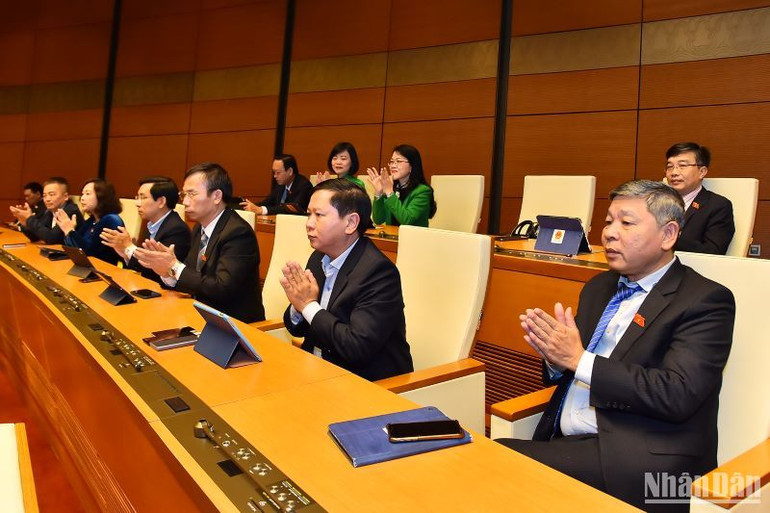 Các đại biểu Quốc hội dự phiên bế mạc tại Hội trường Diên Hồng.