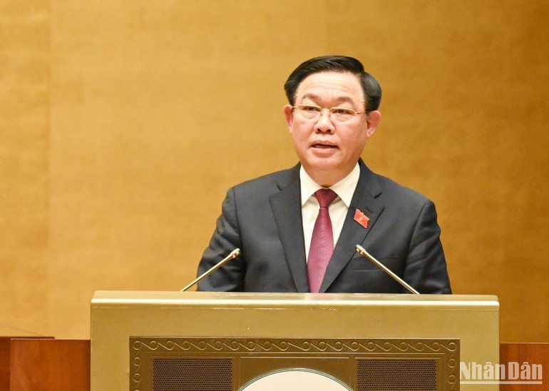 Chủ tịch Quốc hội Vương Đình Huệ hoan nghênh Quốc hội đã hoàn thành toàn bộ chương trình đề ra tại kỳ họp lần này.