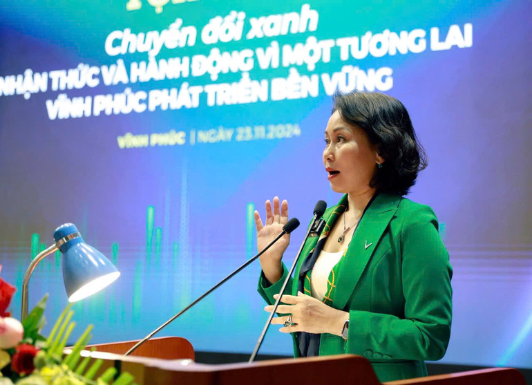 Bà Lê Thị Thu Thủy, Phó Chủ tịch Tập đoàn Vingroup kiêm Chủ tịch VinFast Toàn cầu phát biểu tại hội thảo. Bà Lê Thị Thu Thủy, Phó Chủ tịch Tập đoàn Vingroup kiêm Chủ tịch VinFast Toàn cầu phát biểu tại hội thảo.