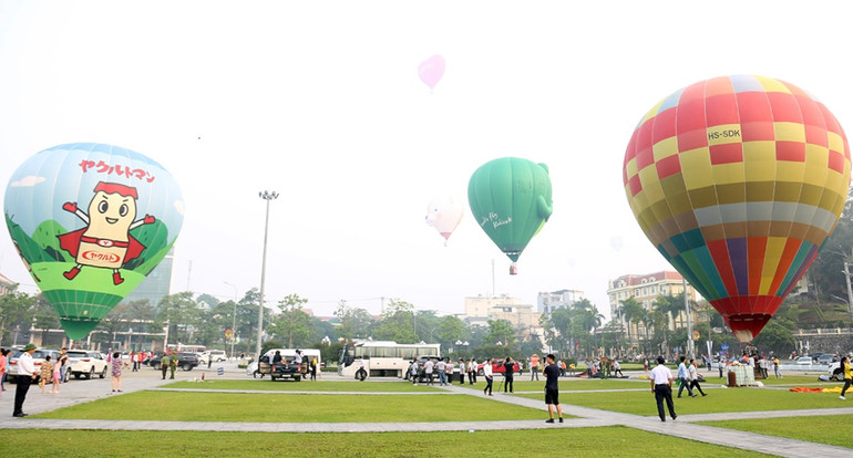 Lễ hội quy tụ 22 khinh khí cầu tiêu chuẩn quốc tế đến từ nhiều quốc gia.