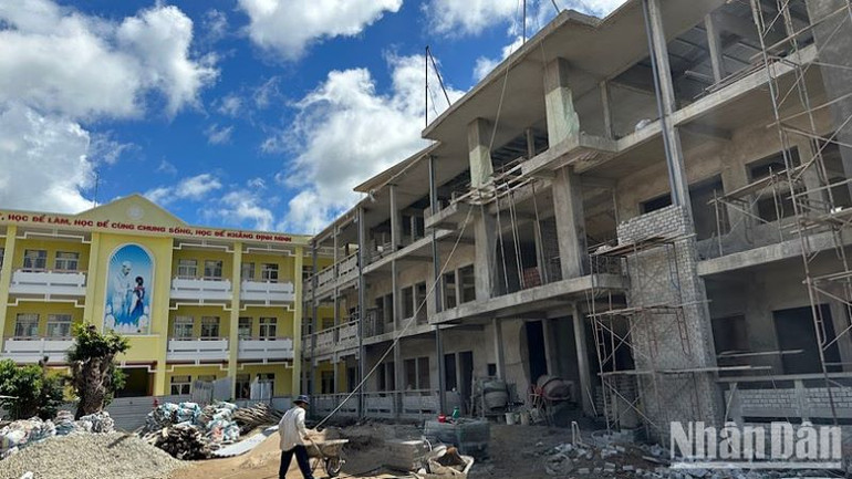 Các địa phương trong tỉnh Bạc Liêu đang đẩy nhanh tiến độ xây dựng các phòng học mới, nhằm sớm đưa vào sử dụng trong năm học mới. (Ảnh: Trọng Duy) Các địa phương trong tỉnh Bạc Liêu đang đẩy nhanh tiến độ xây dựng các phòng học mới, nhằm sớm đưa vào sử dụng trong năm học mới. (Ảnh: Trọng Duy)