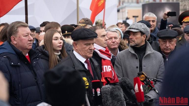 Chủ tịch Đảng Cộng sản Liên bang Nga G.Zyuganov phát biểu ý kiến. (Ảnh: Thanh Thể)