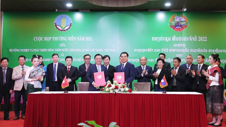 Hai bên ký kết hợp tác giai đoạn mới. (Ảnh: Trịnh Dũng) Hai bên ký kết hợp tác giai đoạn mới. (Ảnh: Trịnh Dũng)