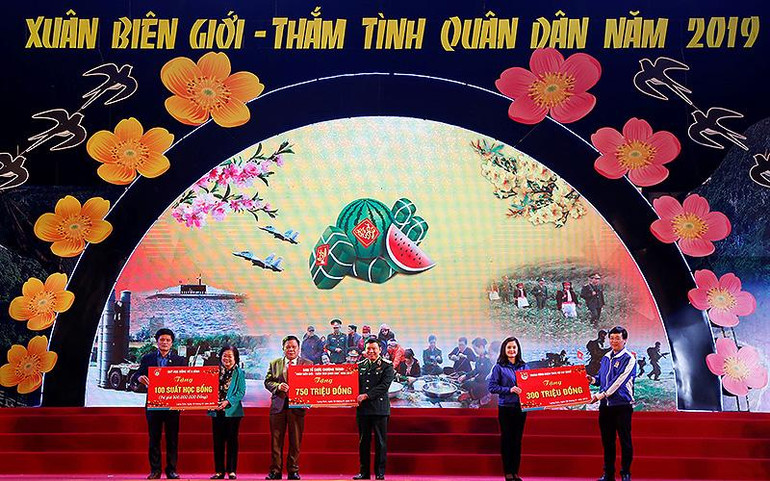 Chương trình “Xuân biên giới - Thắm tình quân dân” dịp Tết Nguyên đán 2019.