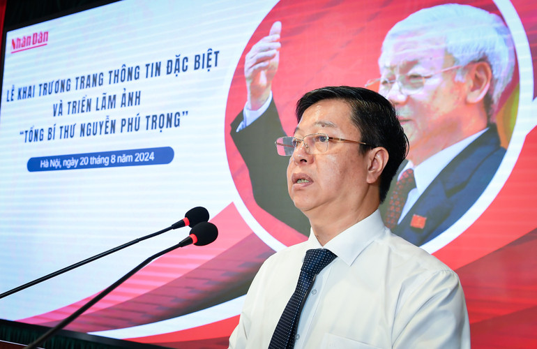 PGS, TS Vũ Trọng Lâm, Giám đốc - Tổng Biên tập Nhà xuất bản Chính trị quốc gia Sự thật phát biểu tại buổi lễ. (Ảnh: THÀNH ĐẠT) PGS, TS Vũ Trọng Lâm, Giám đốc - Tổng Biên tập Nhà xuất bản Chính trị quốc gia Sự thật phát biểu tại buổi lễ. (Ảnh: THÀNH ĐẠT)