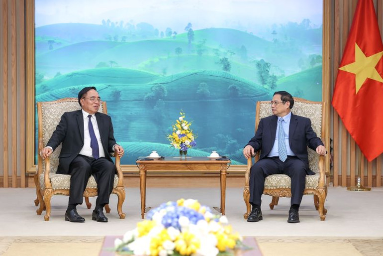Thủ tướng Phạm Minh Chính tiếp Bộ trưởng Kế hoạch và Đầu tư Lào Khamchen Vongphosy.