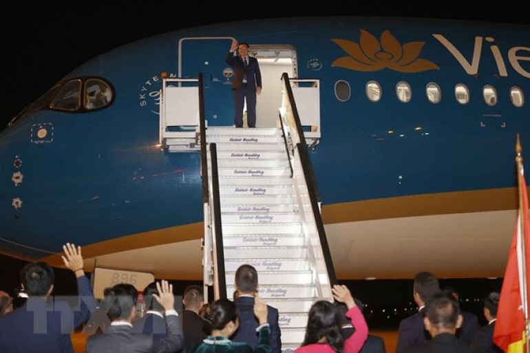 Chủ tịch Quốc hội Vương Đình Huệ lên đường về nước, kết thúc tốt đẹp chuyến thăm chính thức Bulgaria. (Ảnh: Doãn Tấn/TTXVN)