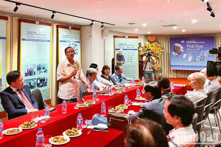 Nhà báo Kim Toàn chia sẻ tại Tọa đàm. Nhà báo Kim Toàn chia sẻ tại Tọa đàm.