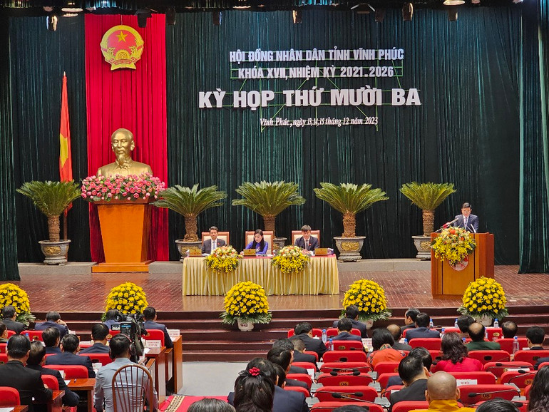 Toàn cảnh kỳ họp Hội đồng nhân dân tỉnh.