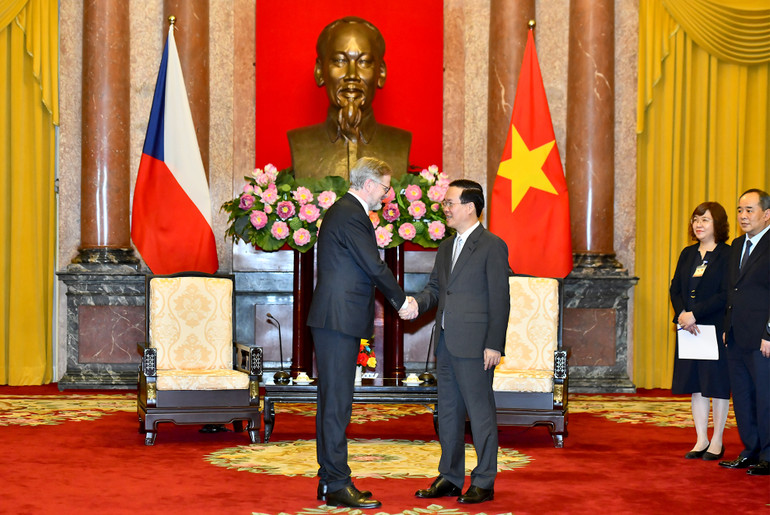 Chủ tịch nước Võ Văn Thưởng tiếp Thủ tướng Cộng hòa Séc Petr Fiala thăm chính thức Việt Nam. Chủ tịch nước Võ Văn Thưởng tiếp Thủ tướng Cộng hòa Séc Petr Fiala thăm chính thức Việt Nam.