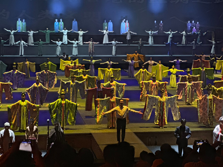 Show Lại gặp Đôn Hoàng