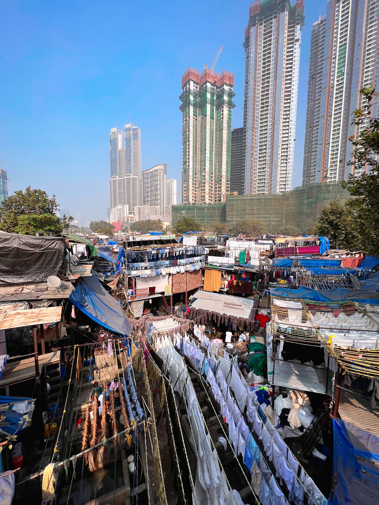 Một góc khu giặt là ngoài trời Dhobi Ghat.