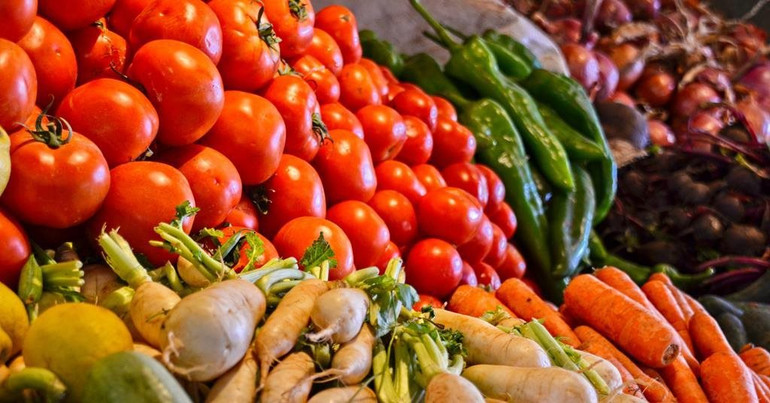 Rau quả là mặt hàng dễ bị ảnh hưởng khi thời tiết nắng nóng.