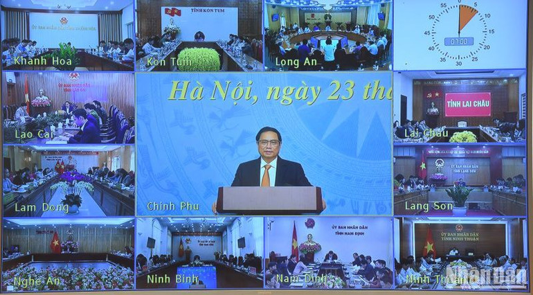 Tham dự phiên họp theo hình thức trực tuyến tại điểm cầu các địa phương có Bí thư, Chủ tịch Ủy ban nhân dân các tỉnh, thành phố trực thuộc Trung ương.