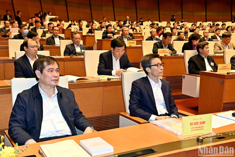 Các đồng chí lãnh đạo Đảng, Nhà nước và đại biểu tham dự hội nghị tại Nhà Quốc hội.