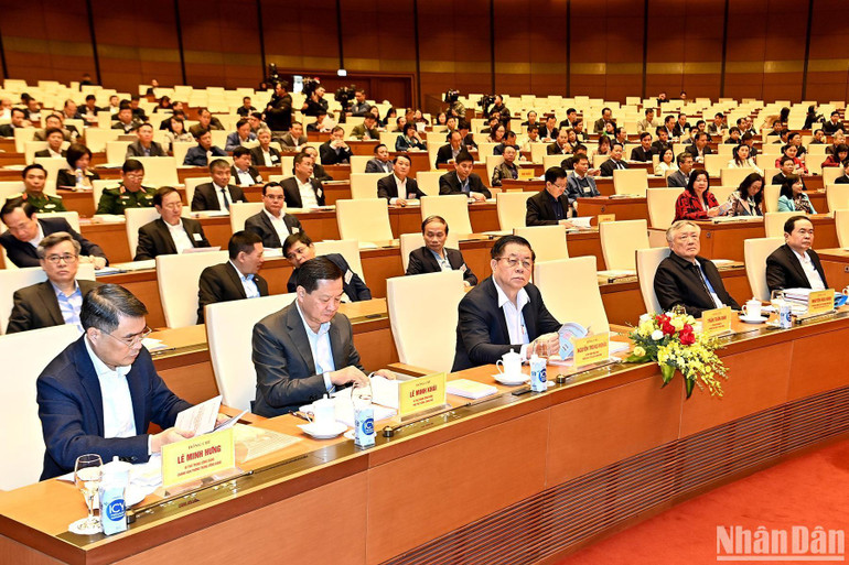Các đồng chí lãnh đạo Đảng, Nhà nước và đại biểu tham dự hội nghị tại Nhà Quốc hội.