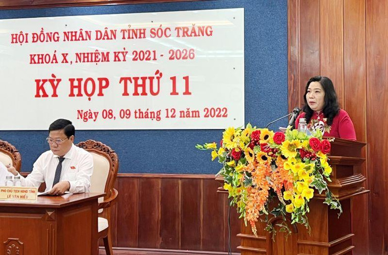 Phó Bí thư Thường trực Tỉnh ủy, Chủ tịch Hội đồng nhân dân tỉnh Sóc Trăng Hồ Thị Cẩm Đào phát triển tại kỳ họp.