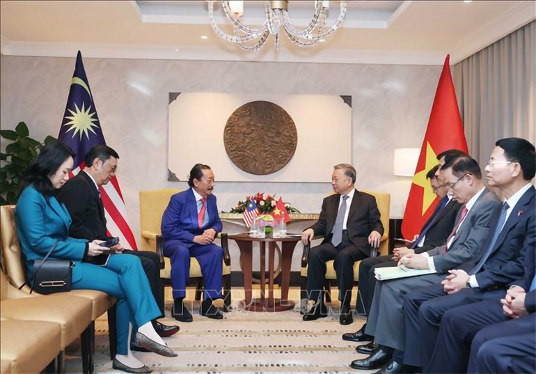 Tổng Bí thư Tô Lâm tiếp ông Vincent Tan Chee Yioun, lãnh đạo Tập đoàn Berjaya. Ảnh: TTXVN