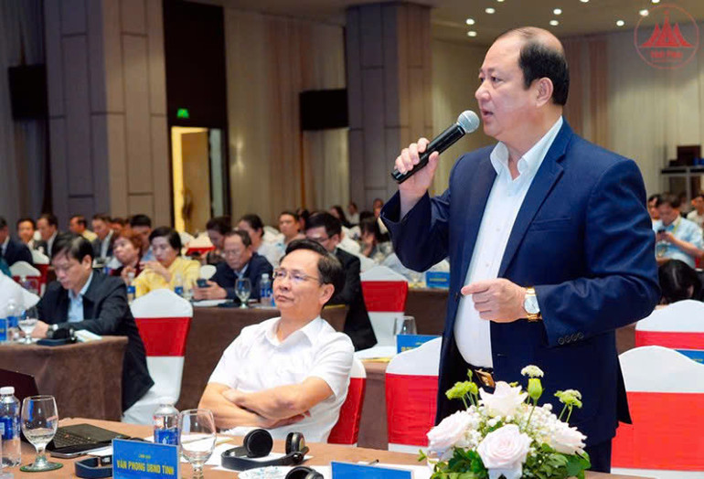 Ông Hoàng Long Biên, Trưởng Ban Quản lý các khu công nghiệp tỉnh giải đáp thắc mắc của doanh nghiệp. Ông Hoàng Long Biên, Trưởng Ban Quản lý các khu công nghiệp tỉnh giải đáp thắc mắc của doanh nghiệp.