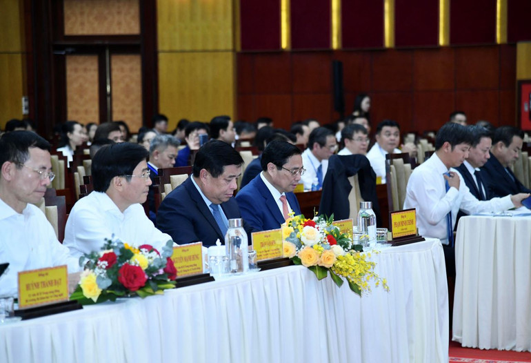 Thủ tướng Phạm Minh Chính và các đại biểu tham dự Hội nghị.