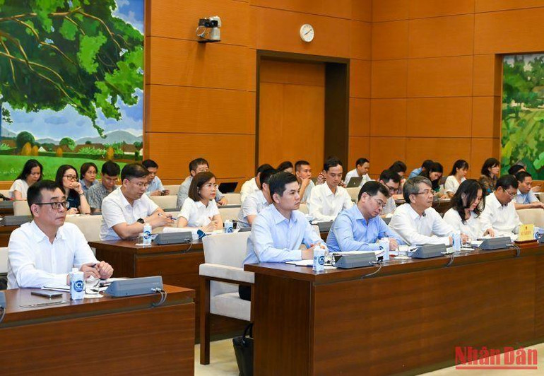 Lãnh đạo các Bộ, ngành và các đại biểu dự buổi làm việc.