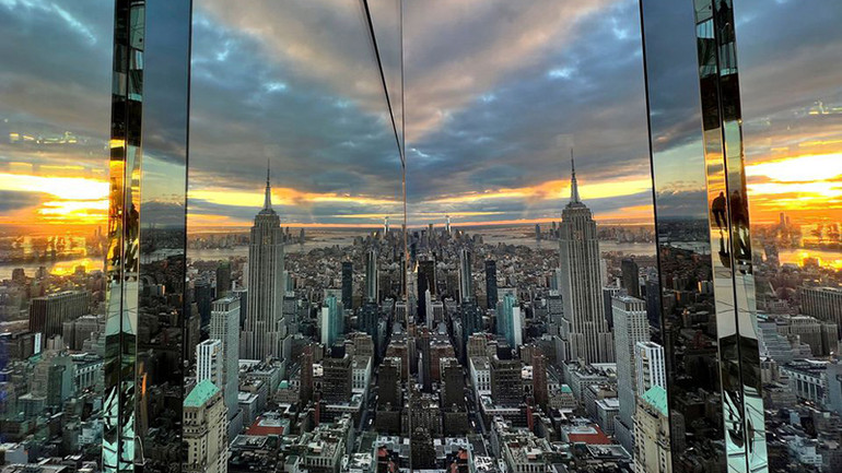 Ước tính gần 1.000 tỷ kg bê-tông, thép và kính tại New York đang đè xuống mặt đất. (Ảnh: Reuters)