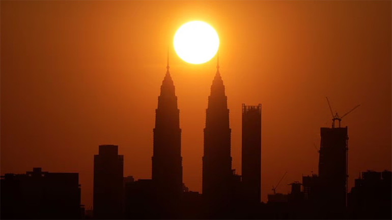 Hoàng hôn tại Kuala Lumpur, Malaysia, tháng 6/2023. (Ảnh: Reuters)