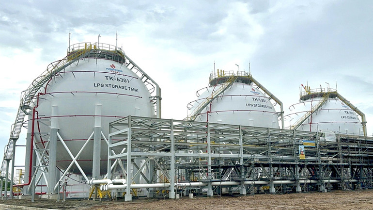 PVN đưa vào hoạt động 3 bồn chứa LPG tại Kho cảng PV GAS Vũng Tàu.