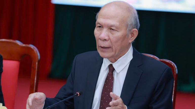 Chuyên gia kinh tế Đinh Trọng Thịnh chia sẻ ý kiến tại tọa đàm.