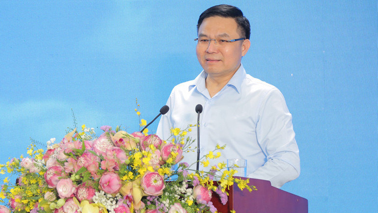 Bí thư Đảng ủy, Chủ tịch Hội đồng thành viên PVN Lê Mạnh Hùng phát biểu tại hội nghị. Bí thư Đảng ủy, Chủ tịch Hội đồng thành viên PVN Lê Mạnh Hùng phát biểu tại hội nghị.