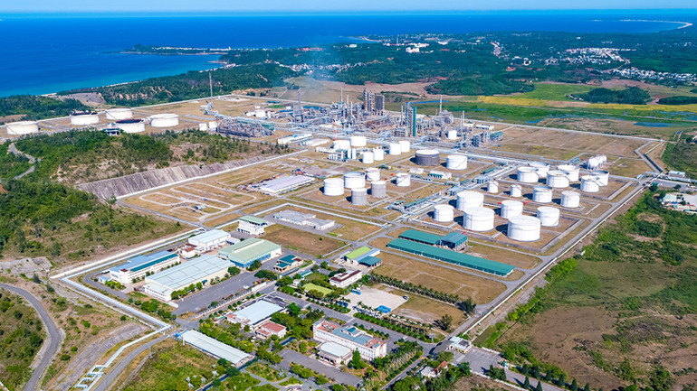 Nhà máy lọc dầu Dung Quất vận hành ổn định, an toàn sau bảo dưỡng. Nhà máy lọc dầu Dung Quất vận hành ổn định, an toàn sau bảo dưỡng.