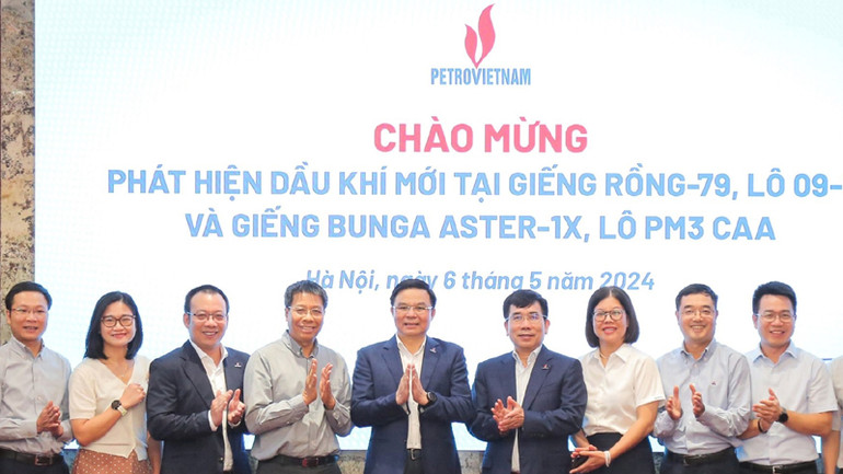 Lãnh đạo PVN, các ban chuyên môn, đơn vị thành viên chúc mừng thành công từ 2 phát hiện mới. Lãnh đạo PVN, các ban chuyên môn, đơn vị thành viên chúc mừng thành công từ 2 phát hiện mới.