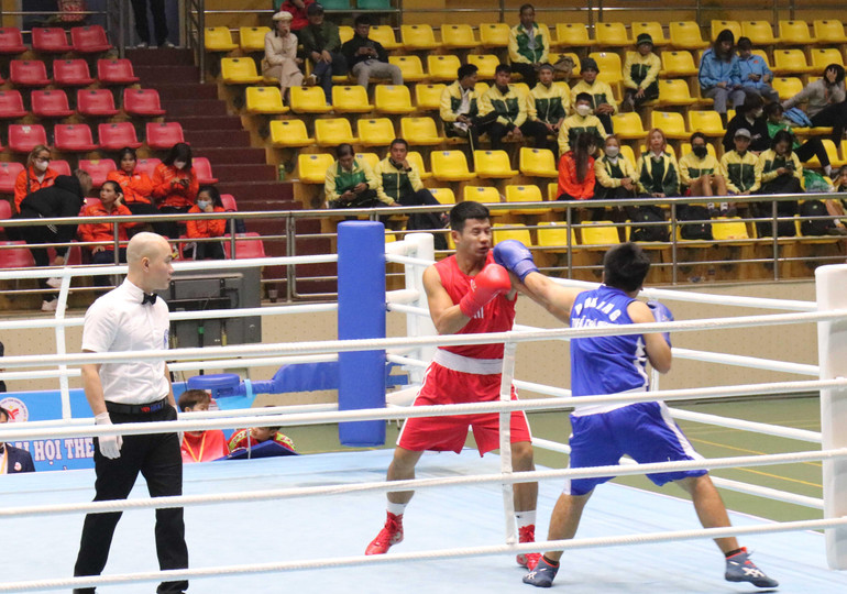 Các vận động viên tham gia thi đấu chung kết.