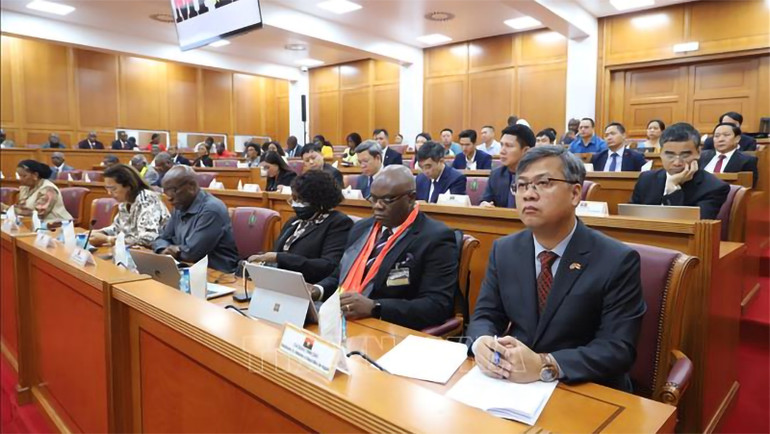 Hội thảo thu hút sự quan tâm, tham dự cộng đồng người Việt Nam tại Angola, đảng viên Đảng MPLA và các học giả Angola.