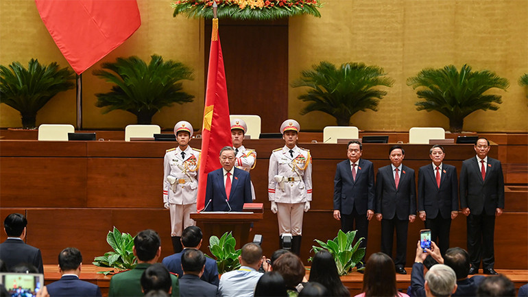 Chủ tịch nước Tô Lâm thực hiện nghi lễ tuyên thệ nhậm chức.